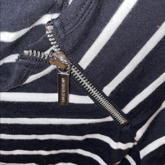 Micheal Kors Navy Zipper Top - Picture 5 of 13